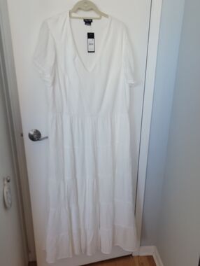 New City Chic White V-Neck Tiered Maxi Dress